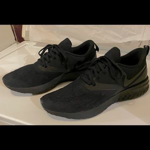 Nike Odyssey react flyknit 2 triple black running sneakers (NEW)